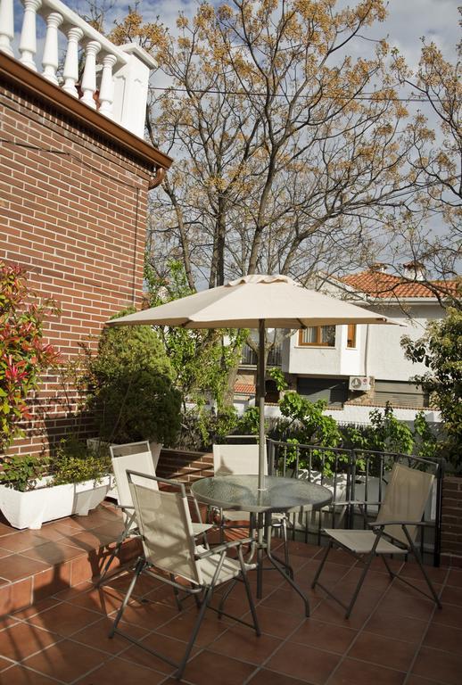 Hostal Brunete Buitenkant foto