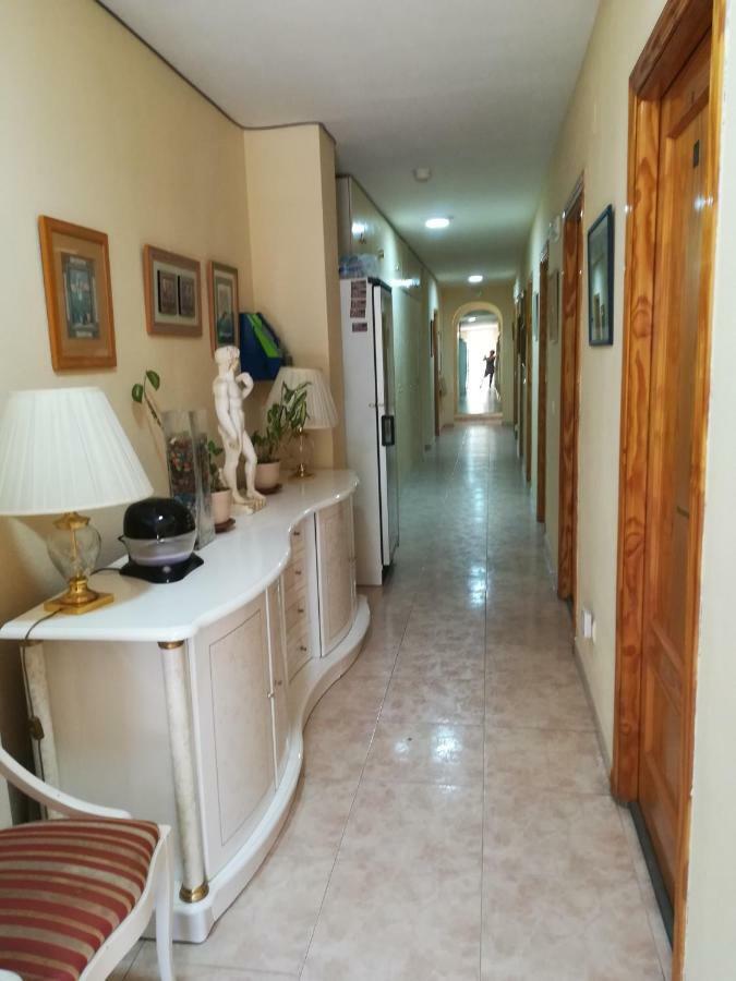 Hostal Brunete Buitenkant foto