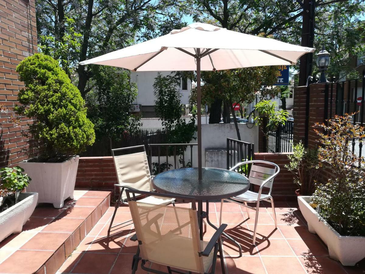 Hostal Brunete Buitenkant foto