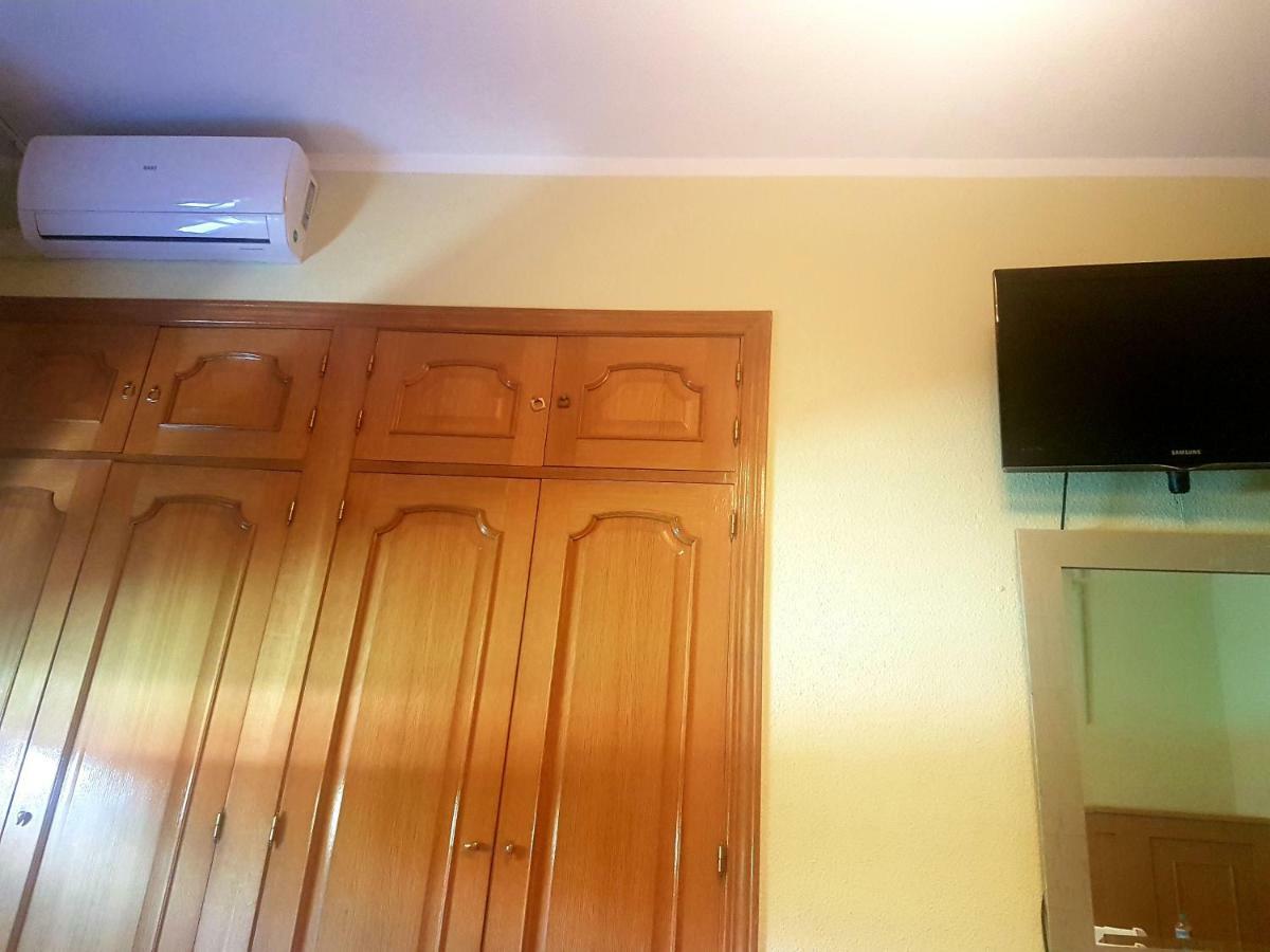 Hostal Brunete Buitenkant foto