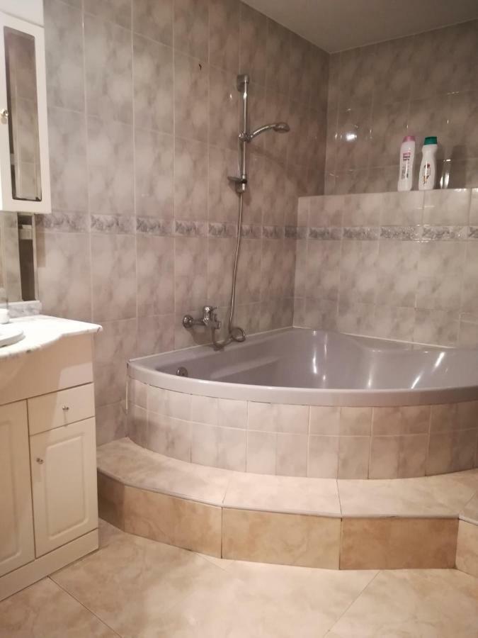 Hostal Brunete Buitenkant foto